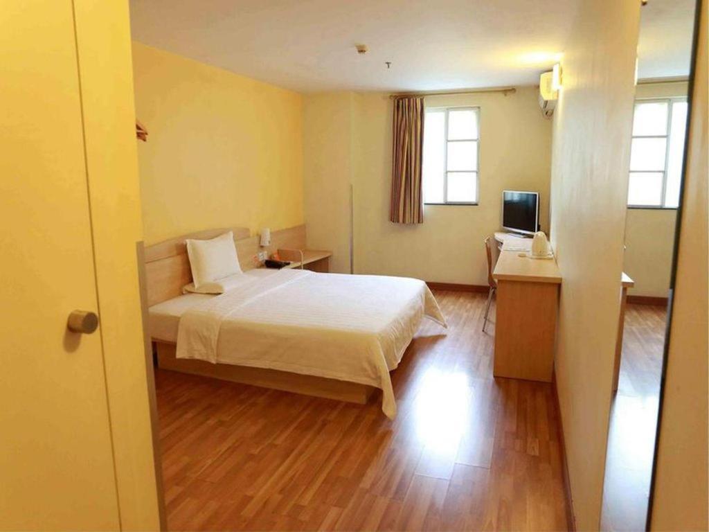 7 Days Inn Shanghai Minhang Dongchuan Road Jiaotong University מראה חיצוני תמונה