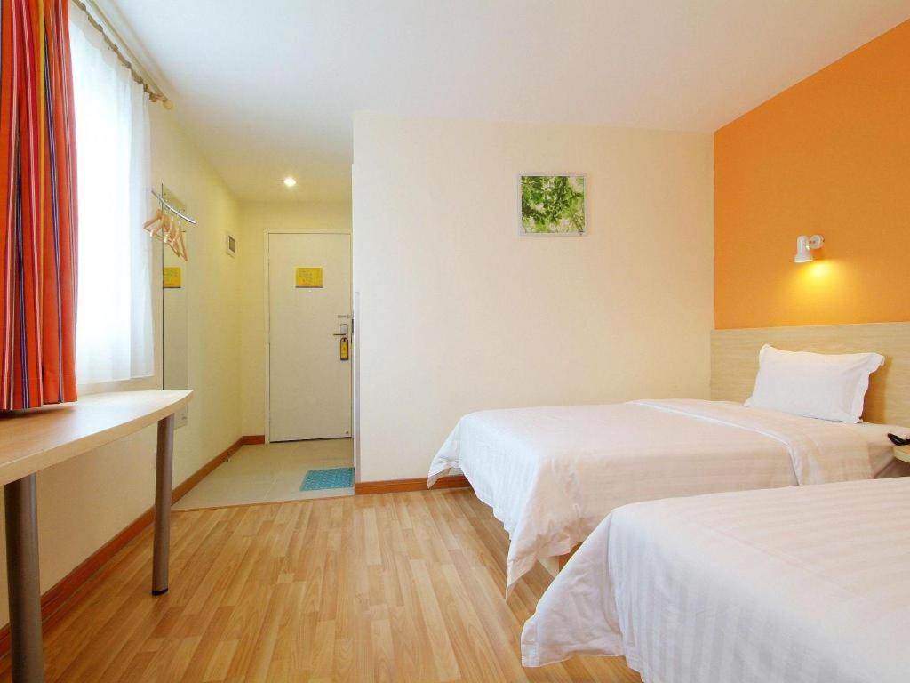 7 Days Inn Shanghai Minhang Dongchuan Road Jiaotong University מראה חיצוני תמונה