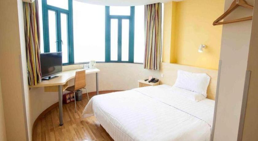 7 Days Inn Shanghai Minhang Dongchuan Road Jiaotong University מראה חיצוני תמונה