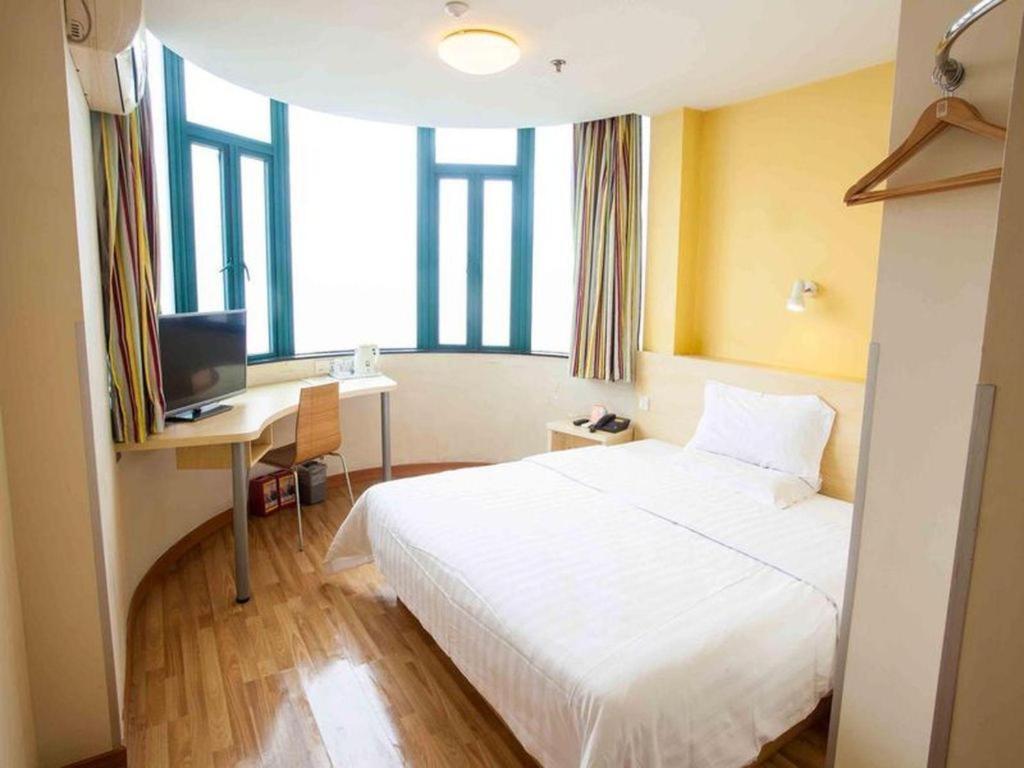 7 Days Inn Shanghai Minhang Dongchuan Road Jiaotong University מראה חיצוני תמונה
