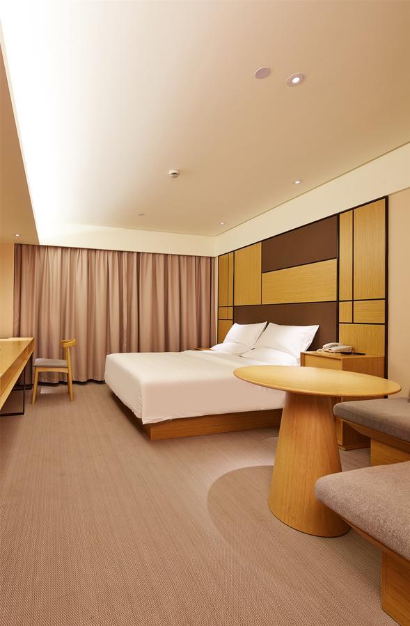 7 Days Inn Shanghai Minhang Dongchuan Road Jiaotong University מראה חיצוני תמונה